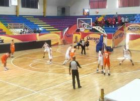 کلینیک بازآموزی داوران بسکتبال در منطقه آزاد اروند برگزار شد