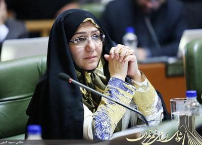 پلیس شرایط صدور گواهینامه موتورسیکلت برای زنان را فراهم کند