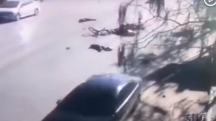 حمله با خودرو به دانش آموزان در چین 5 کشته و 18 زخمی بر جا گذاشت حمله با خودرو به دانش آموزان در چین 5 کشته و 18 زخمی بر جا گذاشت