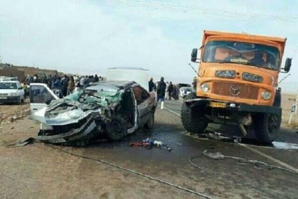 تصادف هولناک کامیون و پژو ، 11 نفر کشته و زخمی شدند