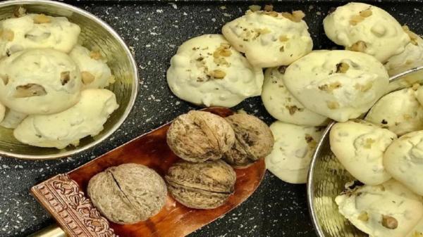 طرز تهیه شیرینی پفکی گردویی با زرده تخم مرغ با تمام نکات